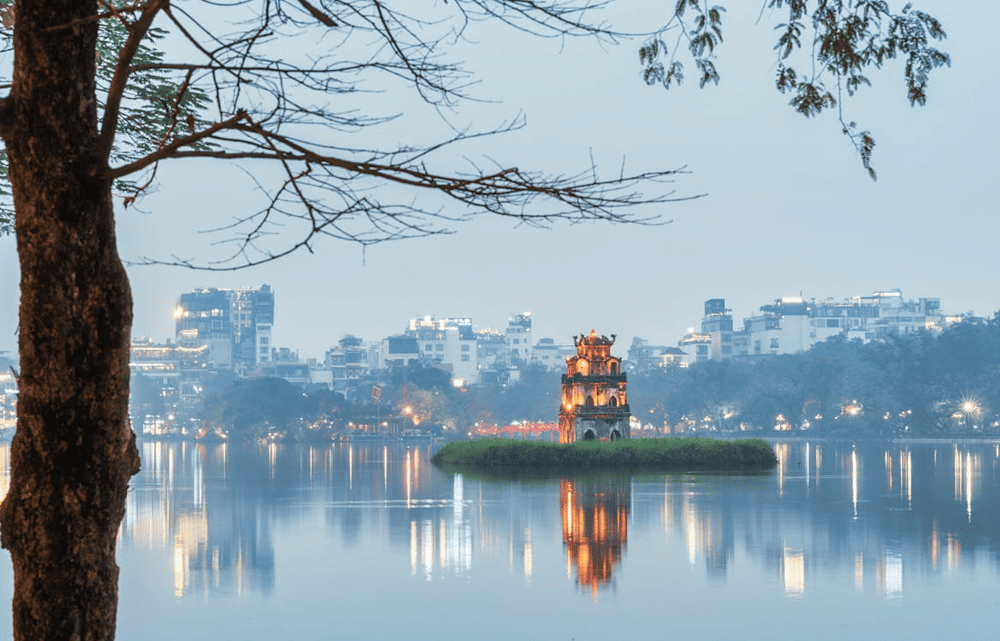 Discover Hoan Kiem Lake, Hanoi's most famous landmark and the perfect spot for walks in Vietnam's cultural capital (Source: Pexels)
